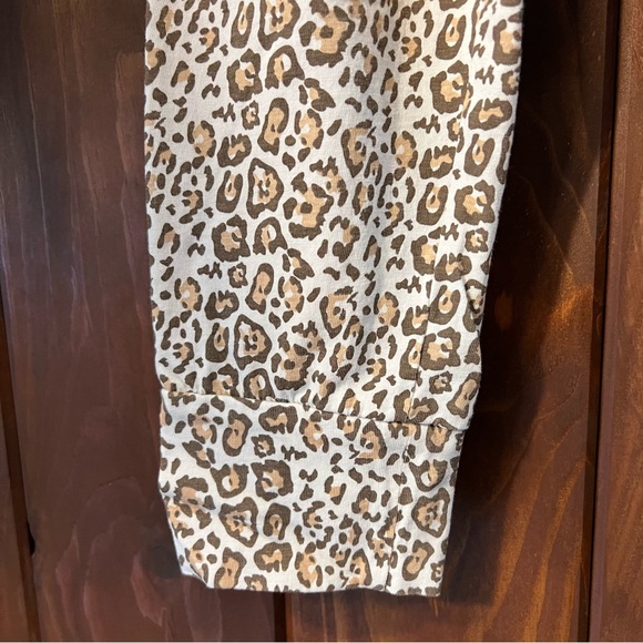 New Fuzzy Coffee Print and Cheetah Print Pajama Set - Picture 4 of 5